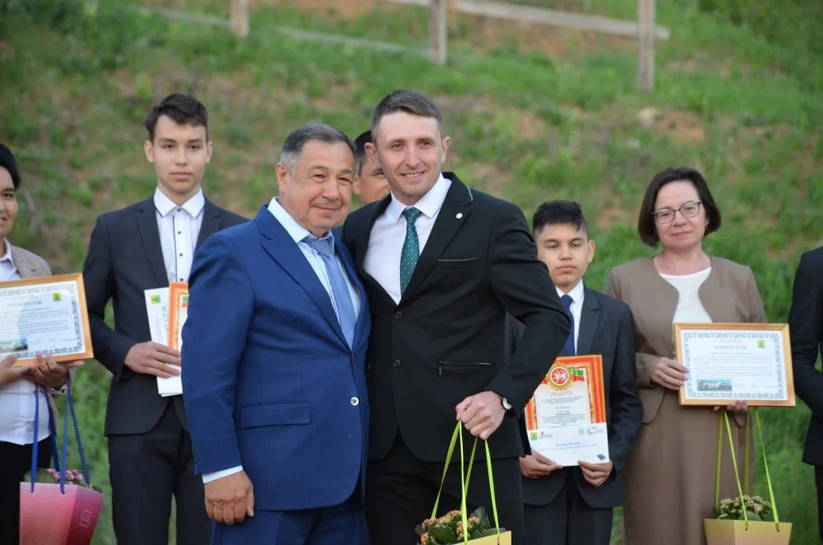 Ленар Вафинны район башлыгы Рәис Миңнеханов тәбрикли