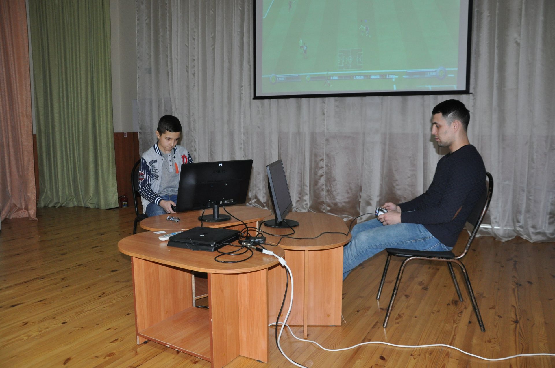 Новогодний  турнир по киберфутболу среди молодежи района