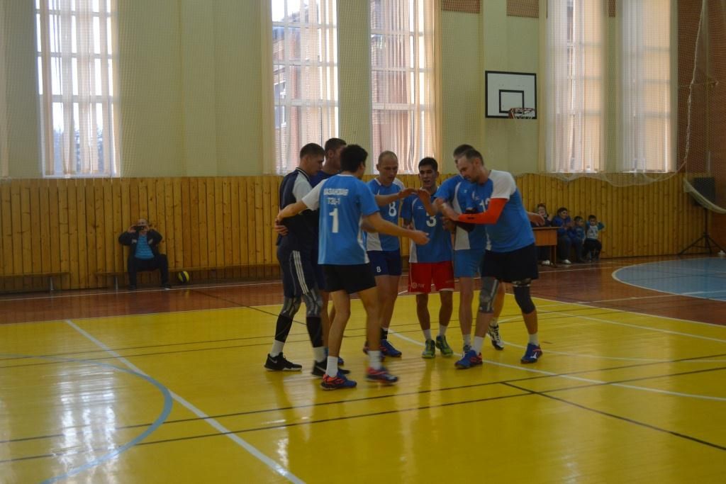 Шәмәрдәндә Шарафеев Р.Р. истәлегенә багышланган волейбол буенча ир-егетләр арасында районара турнир