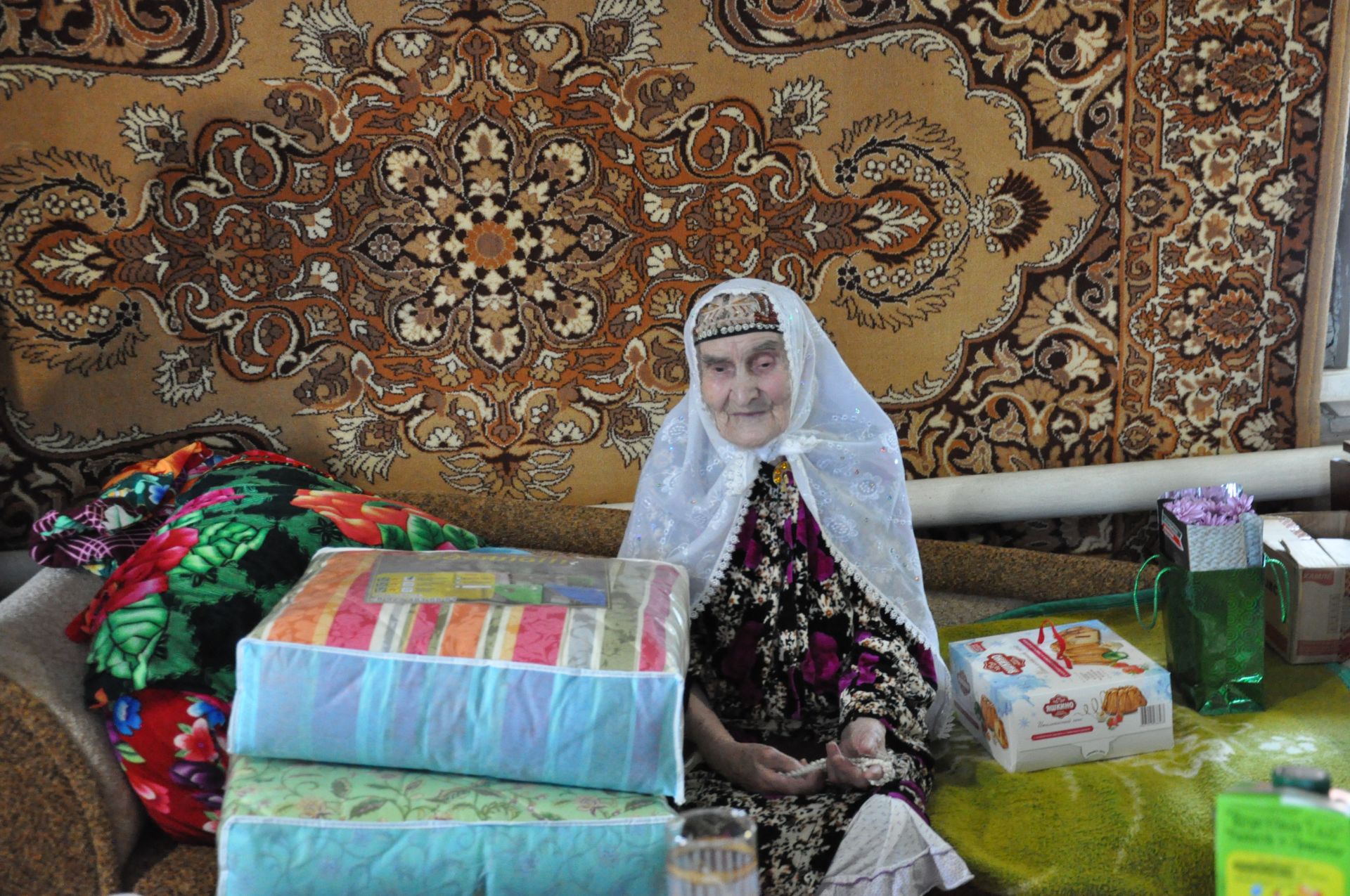 Миңгәр авылында яшәүче Гөлсара Ислам кызы Әхмәтшинага - 90 яшь