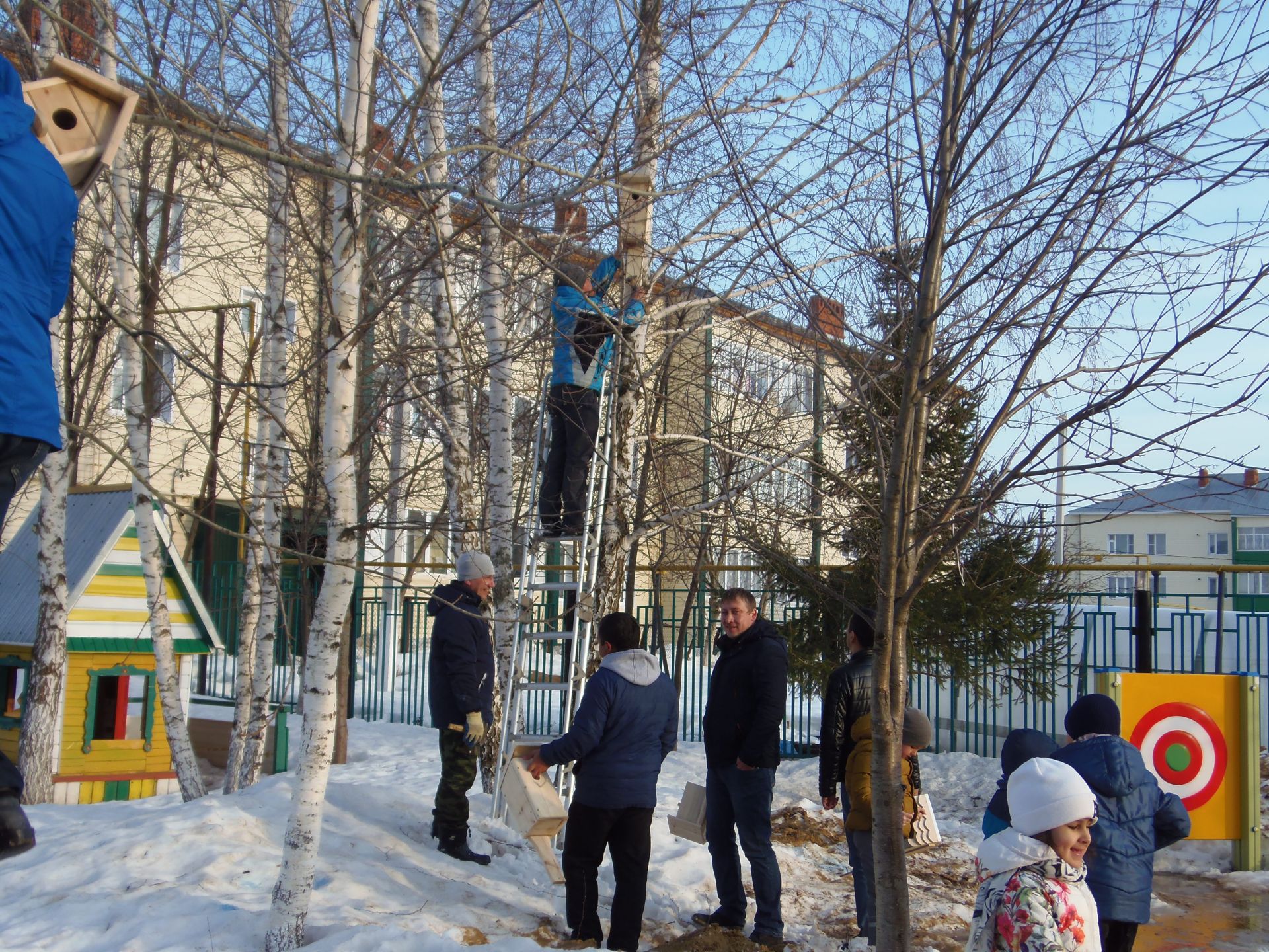 Кошларга булышабыз