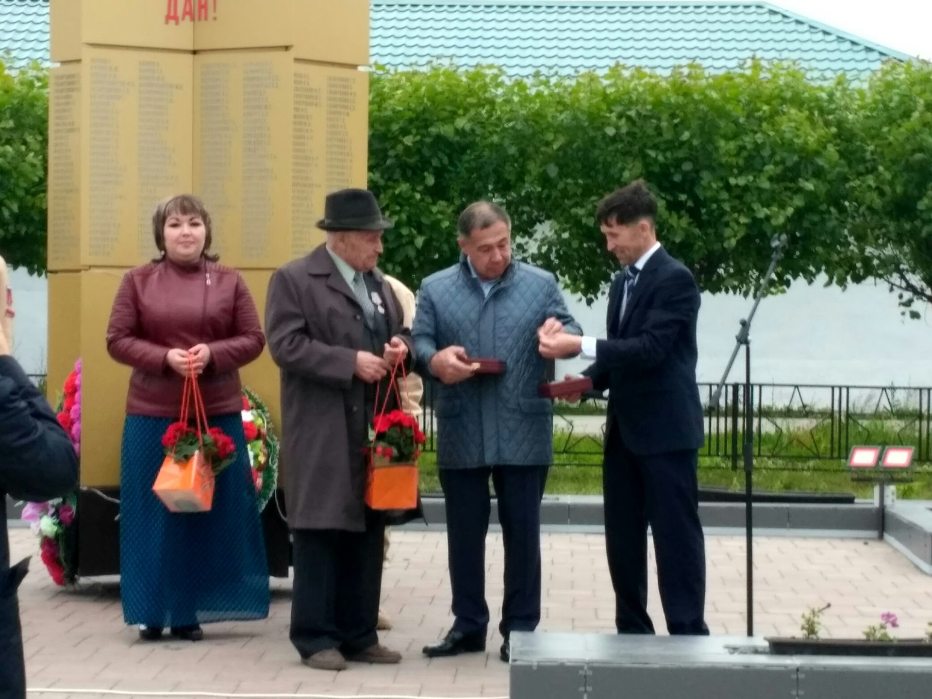 Кичә Шәмәрдәндә Россия  көнен мәдәни чаралар белән  зурлап  билгеләп үттеләр