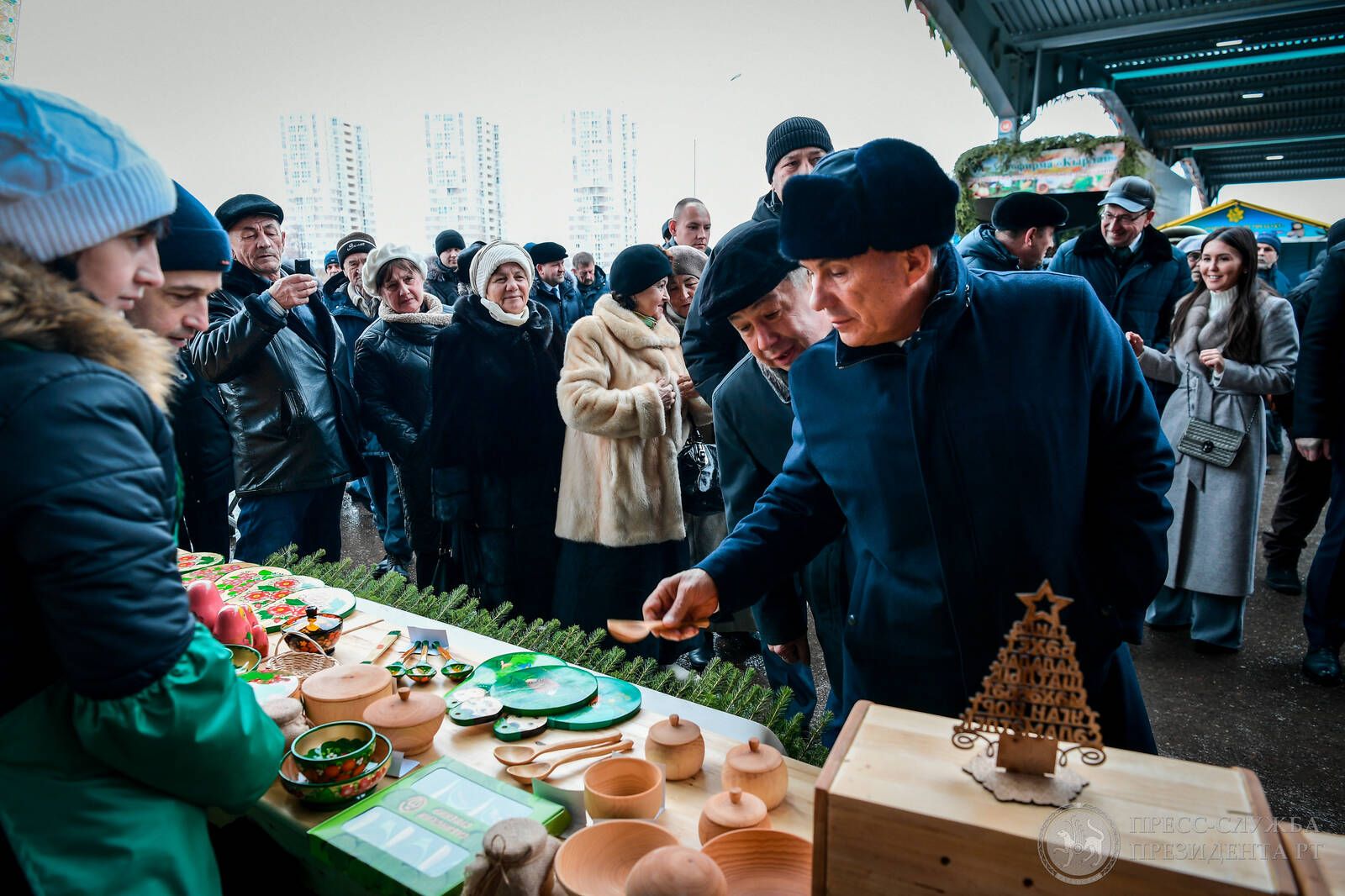 Рөстәм Миңнеханов “Казан” агросәнәгать паркында авыл хуҗалыгы ярминкәсендә булды