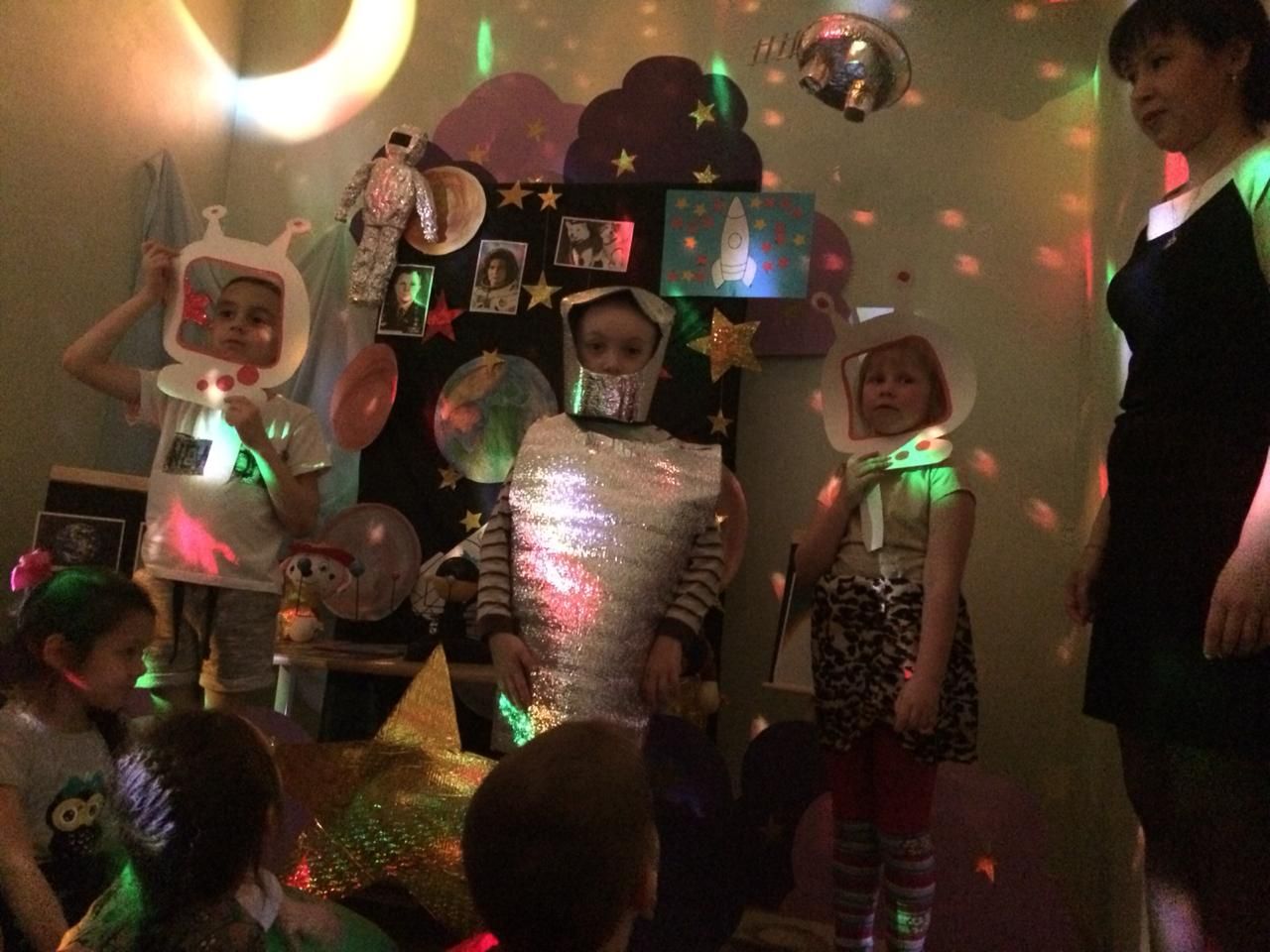 Байлар Сабасының "Балачак" балалар бакчасында космонавтика көне