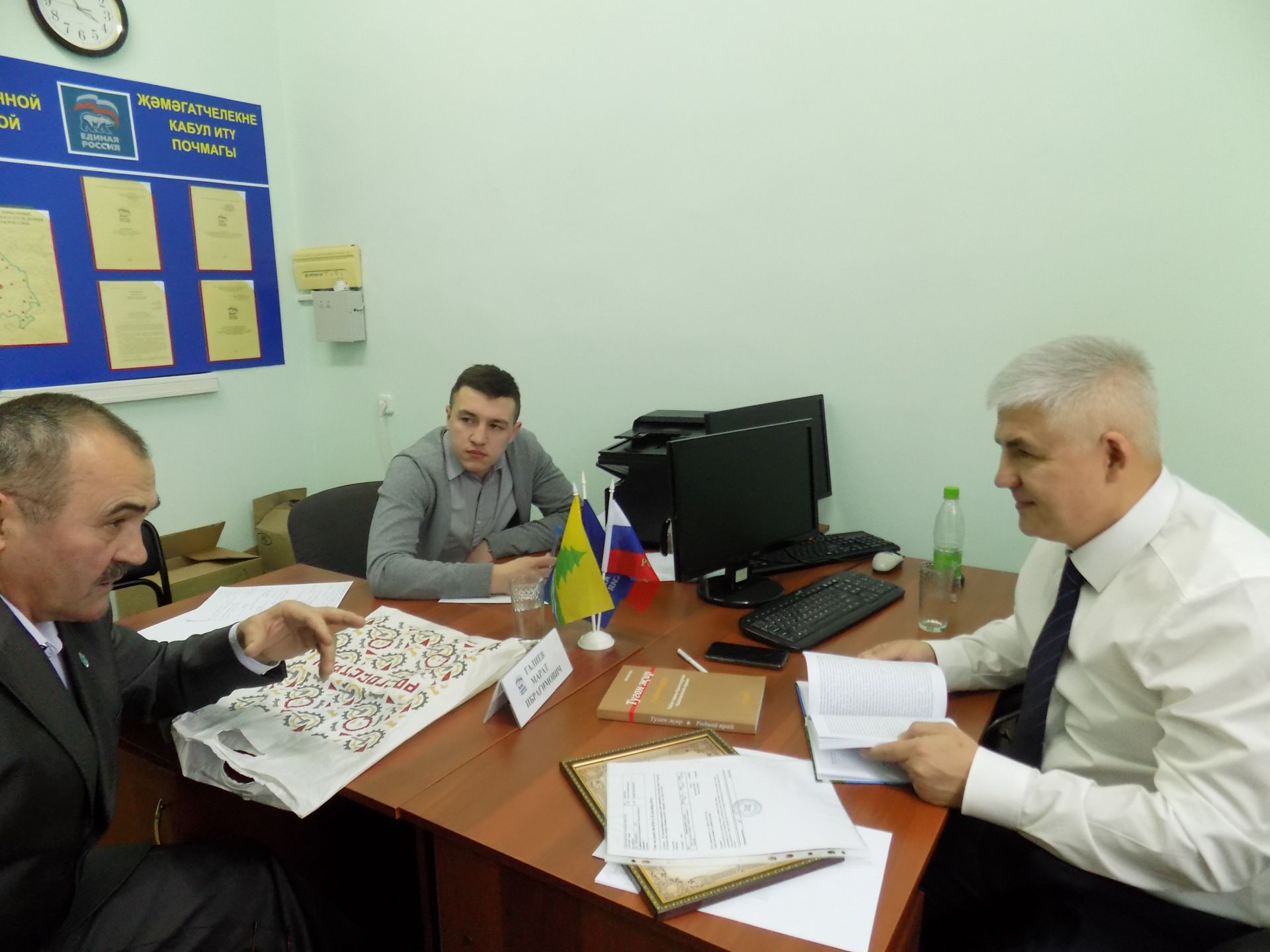 Депутат Марат Галиев гражданнарны кабул итте