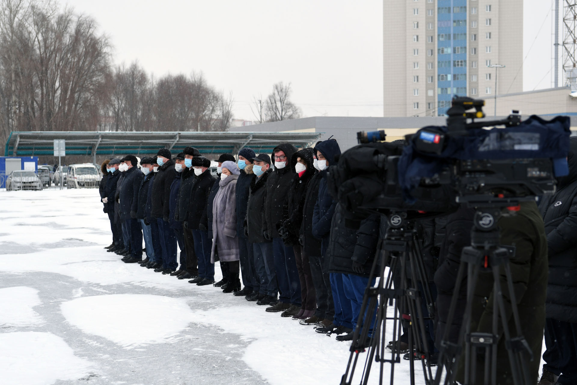 Татарстан Президенты авыл хастаханәләренә яңа автомобиль ачкычлары тапшырды