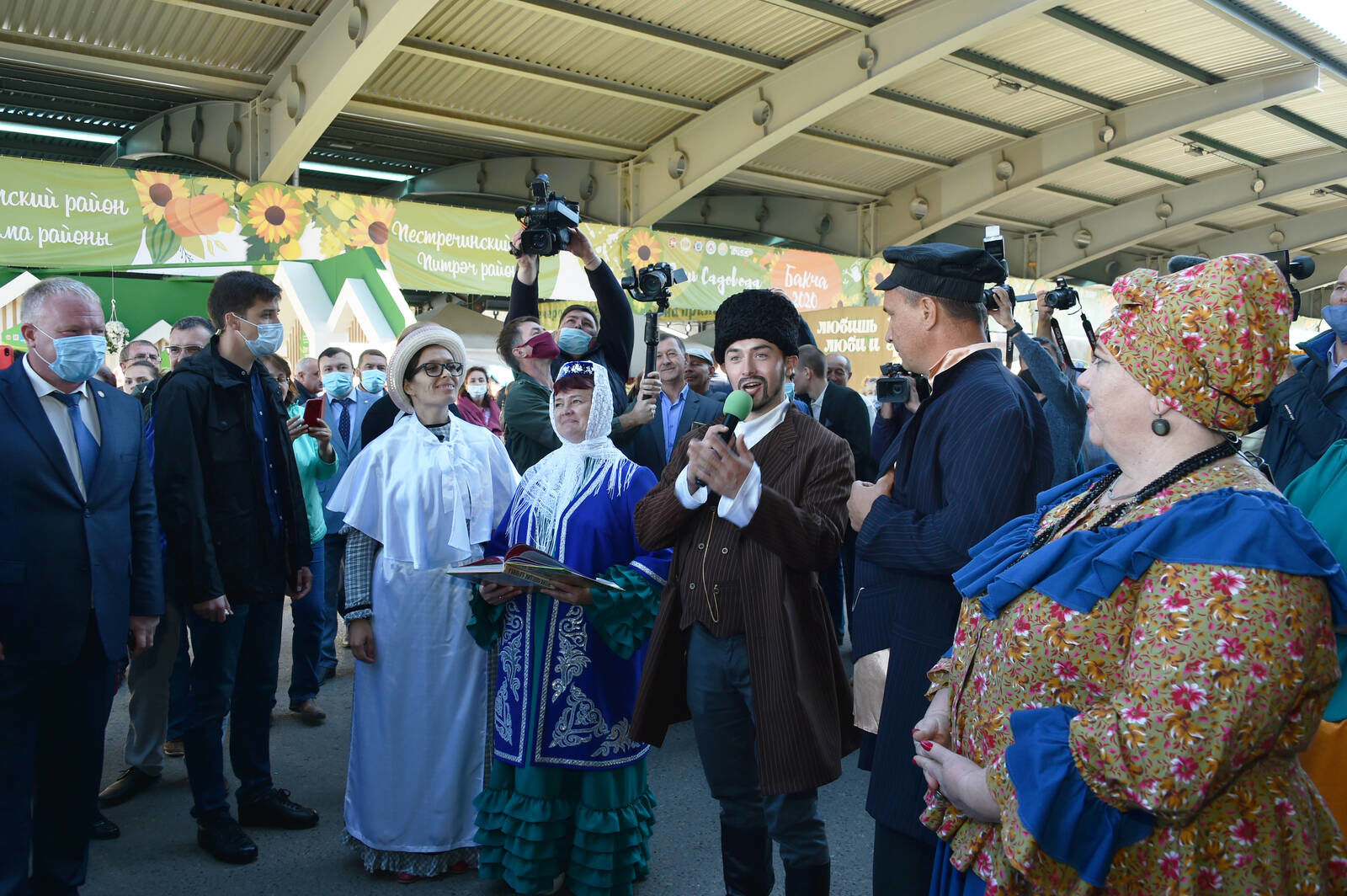 Татарстан кулланучылар кооперативларына Бакчачы көнендә узган ярминкәдә 25 автомобиль тапшырдылар
