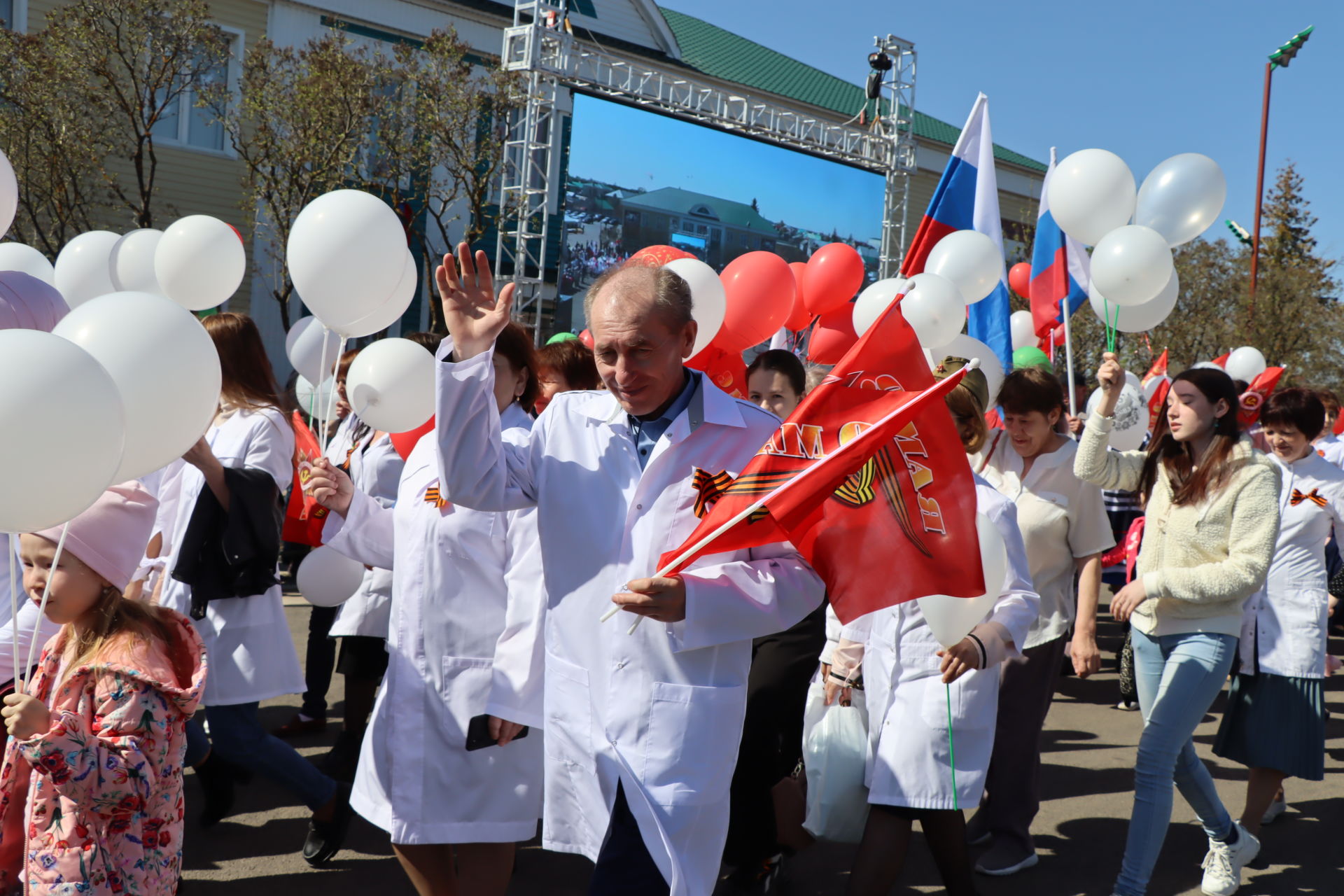 Байлар Сабасында Бөек Җиңүнең 77 еллыгына багышланган бәйрәм парады узды [фоторепортаж]