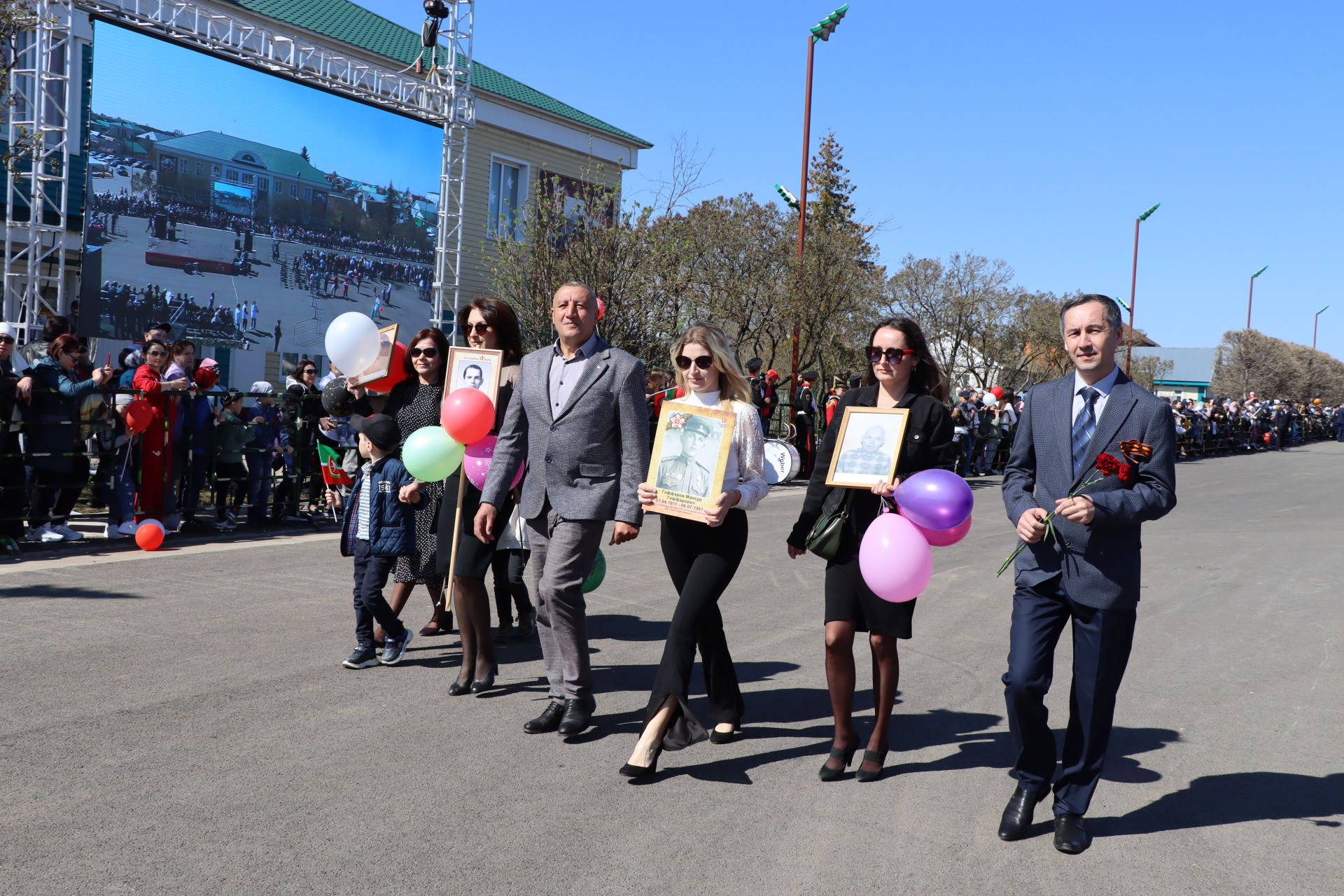 Байлар Сабасында Бөек Җиңүнең 77 еллыгына багышланган бәйрәм парады узды [фоторепортаж]