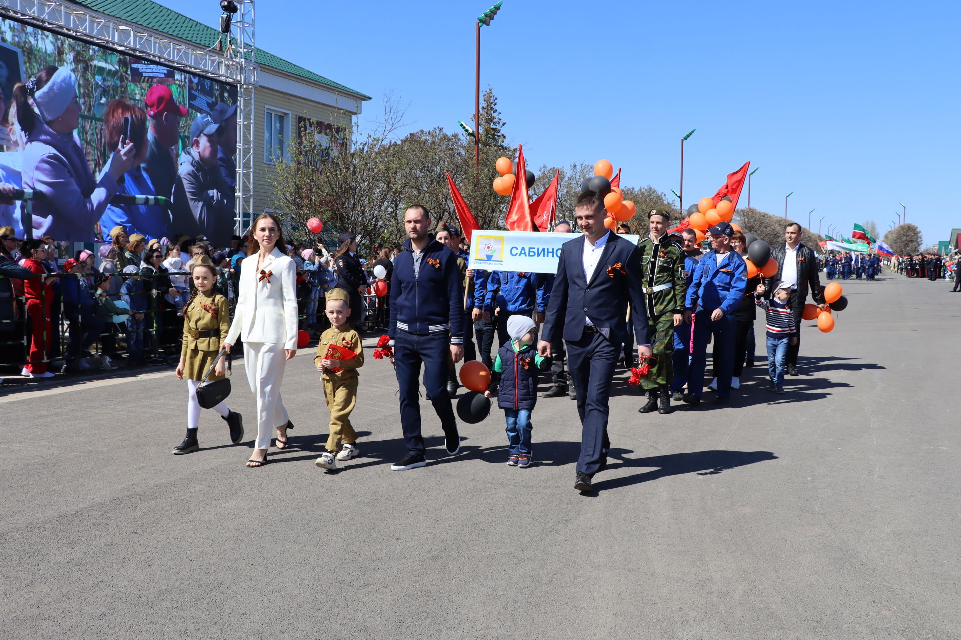 Байлар Сабасында Бөек Җиңүнең 77 еллыгына багышланган бәйрәм парады узды [фоторепортаж]