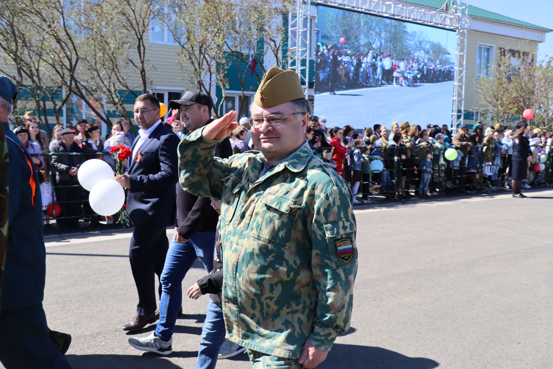 Байлар Сабасында Бөек Җиңүнең 77 еллыгына багышланган бәйрәм парады узды [фоторепортаж]