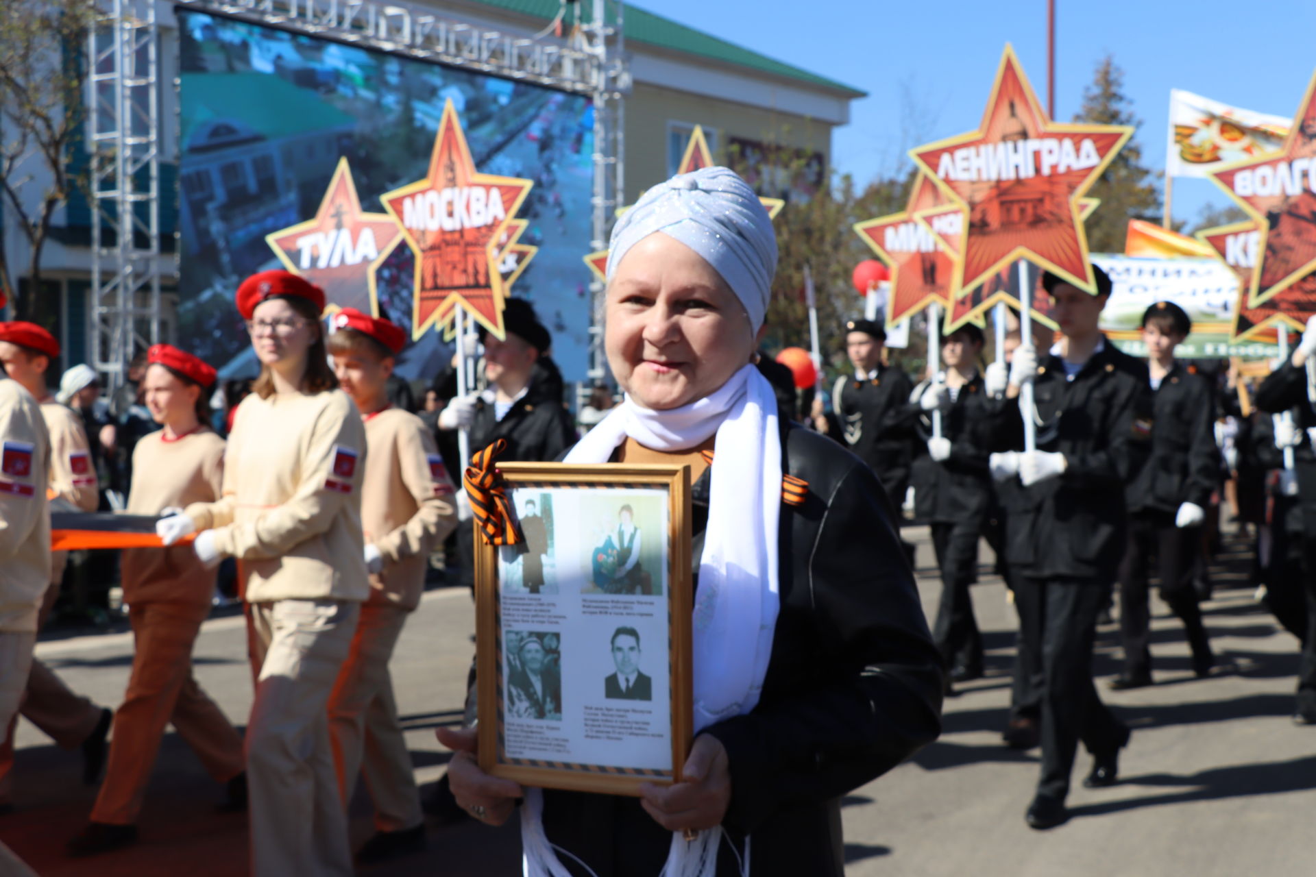 Байлар Сабасында Бөек Җиңүнең 77 еллыгына багышланган бәйрәм парады узды [фоторепортаж]