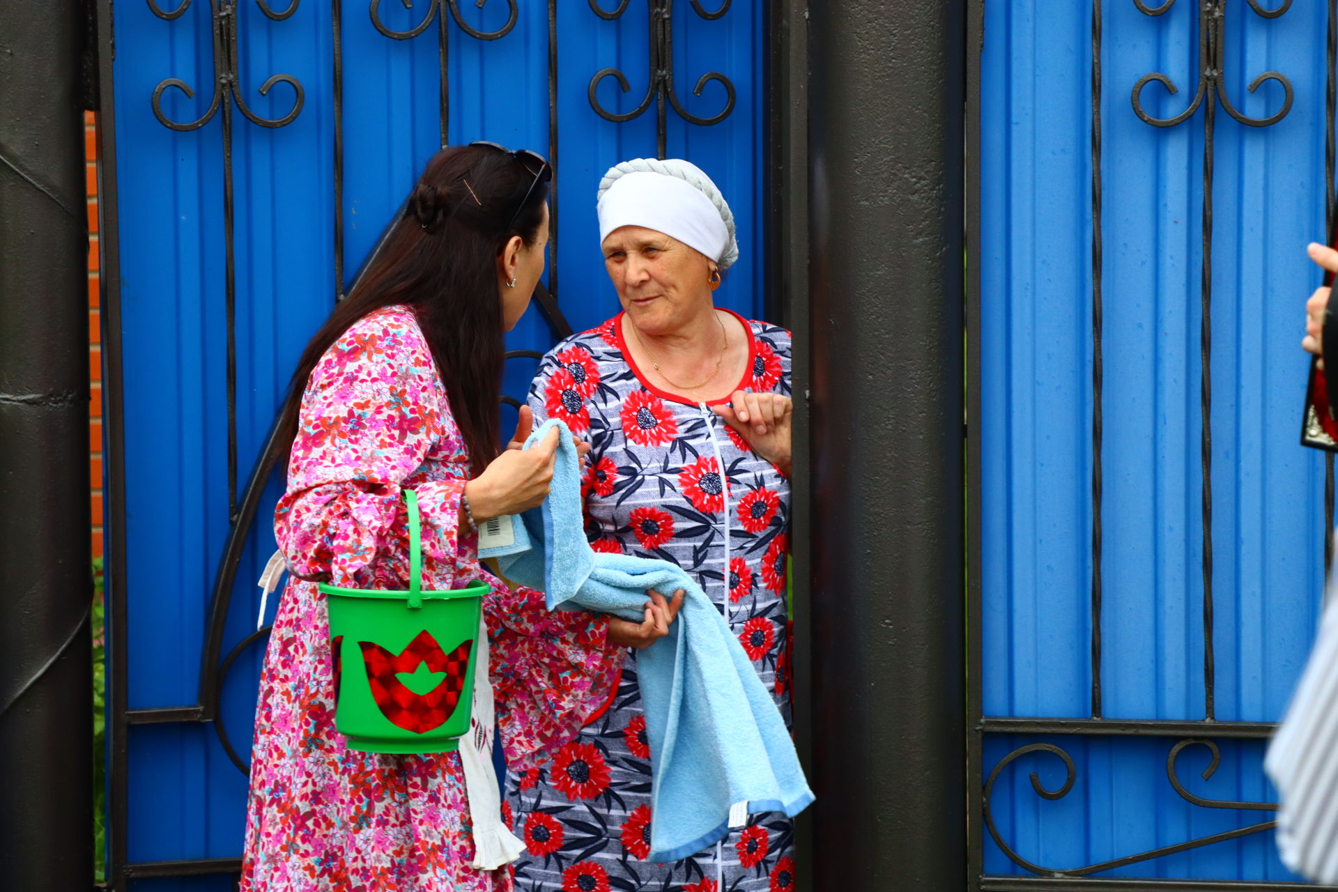 Кемдә яулык, кемдә сөлге - Саба гимназиясе коллективы Cабантуйга бүләк җыйды [фоторепортаж]