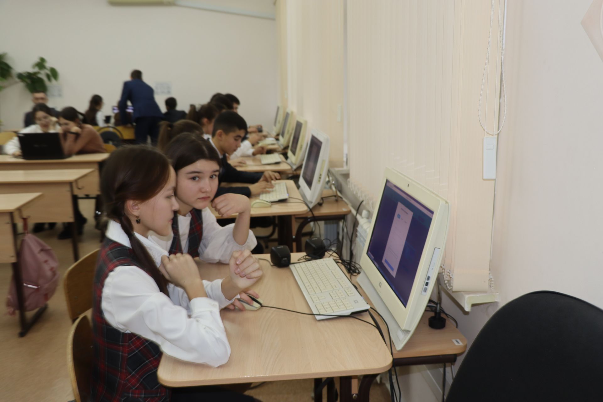 Районыбызның мәгариф учреждениеләрендә “Цифрлаштыру дәресләре” уза