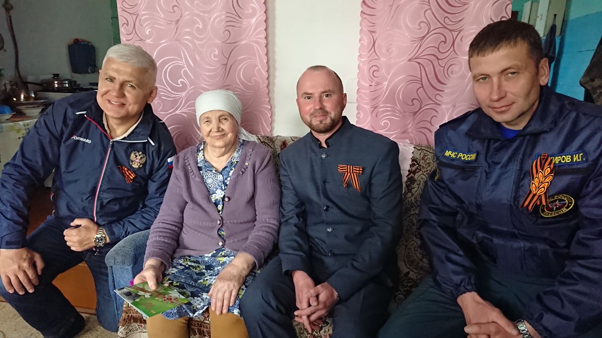 ТР Дәүләт Советы депутаты Марат Галиев тыл ветераннарына Җиңү көне уңаеннан бүләкләр тапшырды
