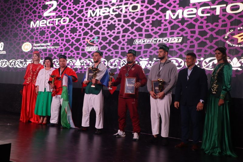 Миңгәрдә билбау  көрәше буенча дөнья чемпионатында  автомобиль Радик  Сәлаховка  бирелде