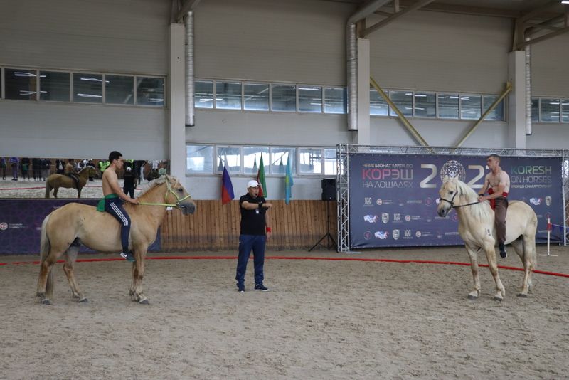 Сабада атларга утырып көрәшү буенча  дөнья  чемпионаты үтте