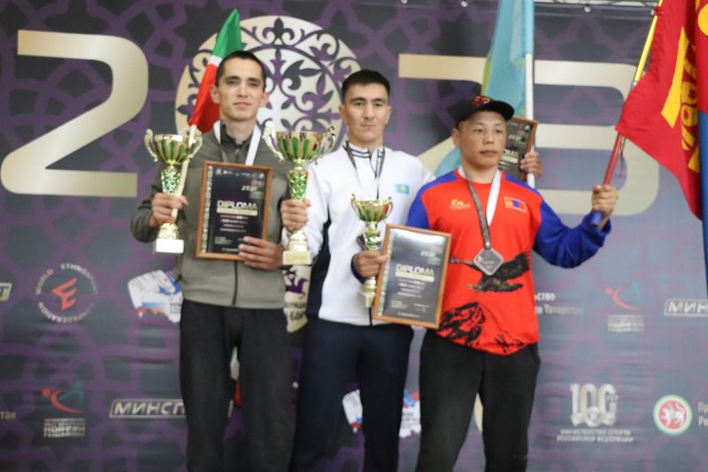 Сабада атларга утырып көрәшү буенча  дөнья  чемпионаты үтте