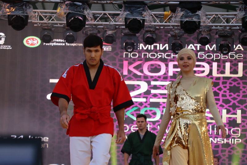 Миңгәрдә билбау  көрәше буенча дөнья чемпионатында  автомобиль Радик  Сәлаховка  бирелде