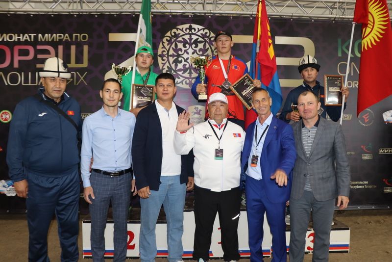 Сабада атларга утырып көрәшү буенча  дөнья  чемпионаты үтте