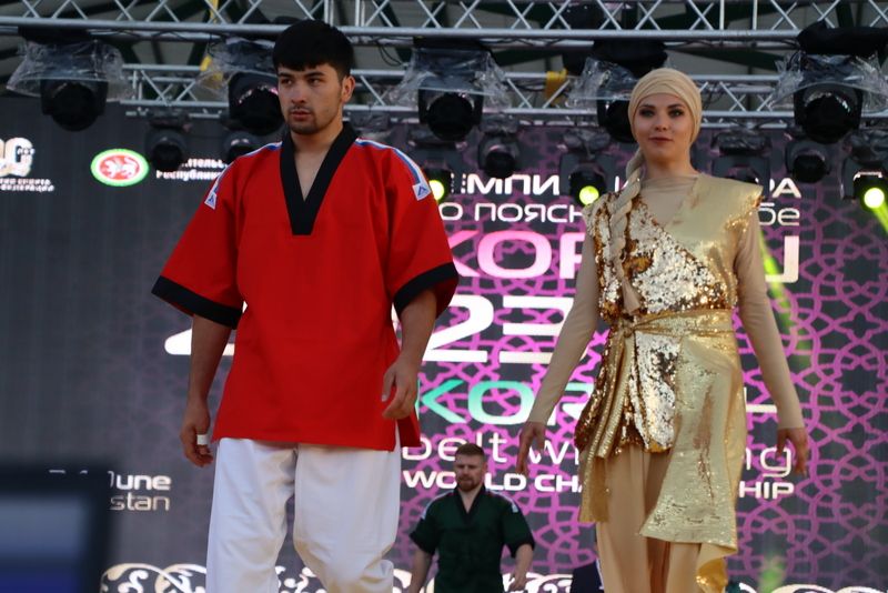 Миңгәрдә билбау  көрәше буенча дөнья чемпионатында  автомобиль Радик  Сәлаховка  бирелде