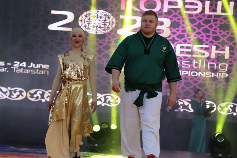 Миңгәрдә билбау  көрәше буенча дөнья чемпионатында  автомобиль Радик  Сәлаховка  бирелде