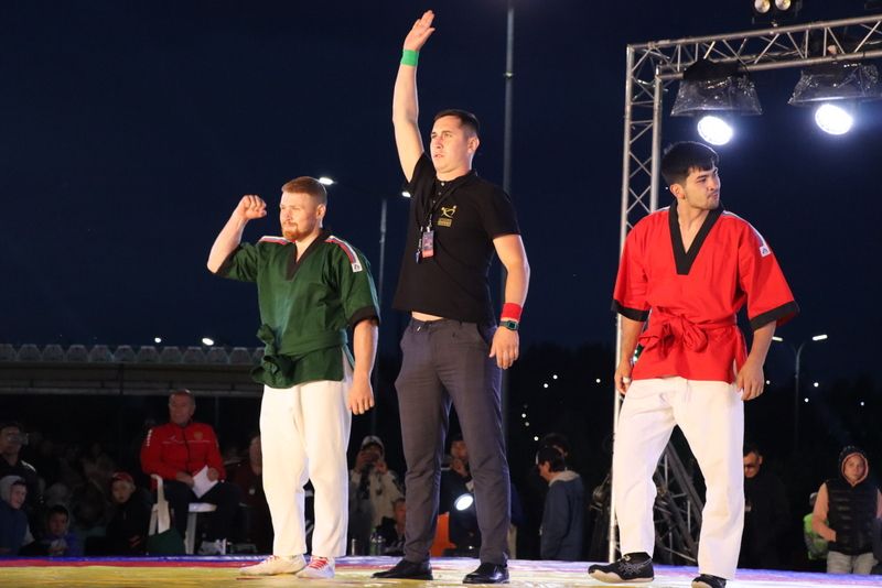 Миңгәрдә билбау  көрәше буенча дөнья чемпионатында  автомобиль Радик  Сәлаховка  бирелде