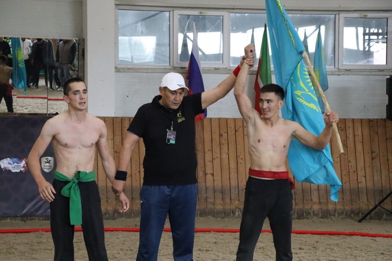 Сабада атларга утырып көрәшү буенча  дөнья  чемпионаты үтте
