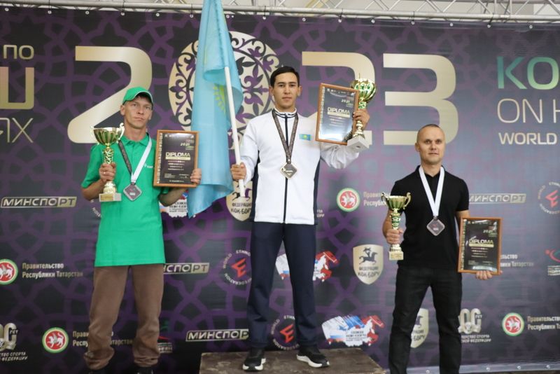 Сабада атларга утырып көрәшү буенча  дөнья  чемпионаты үтте