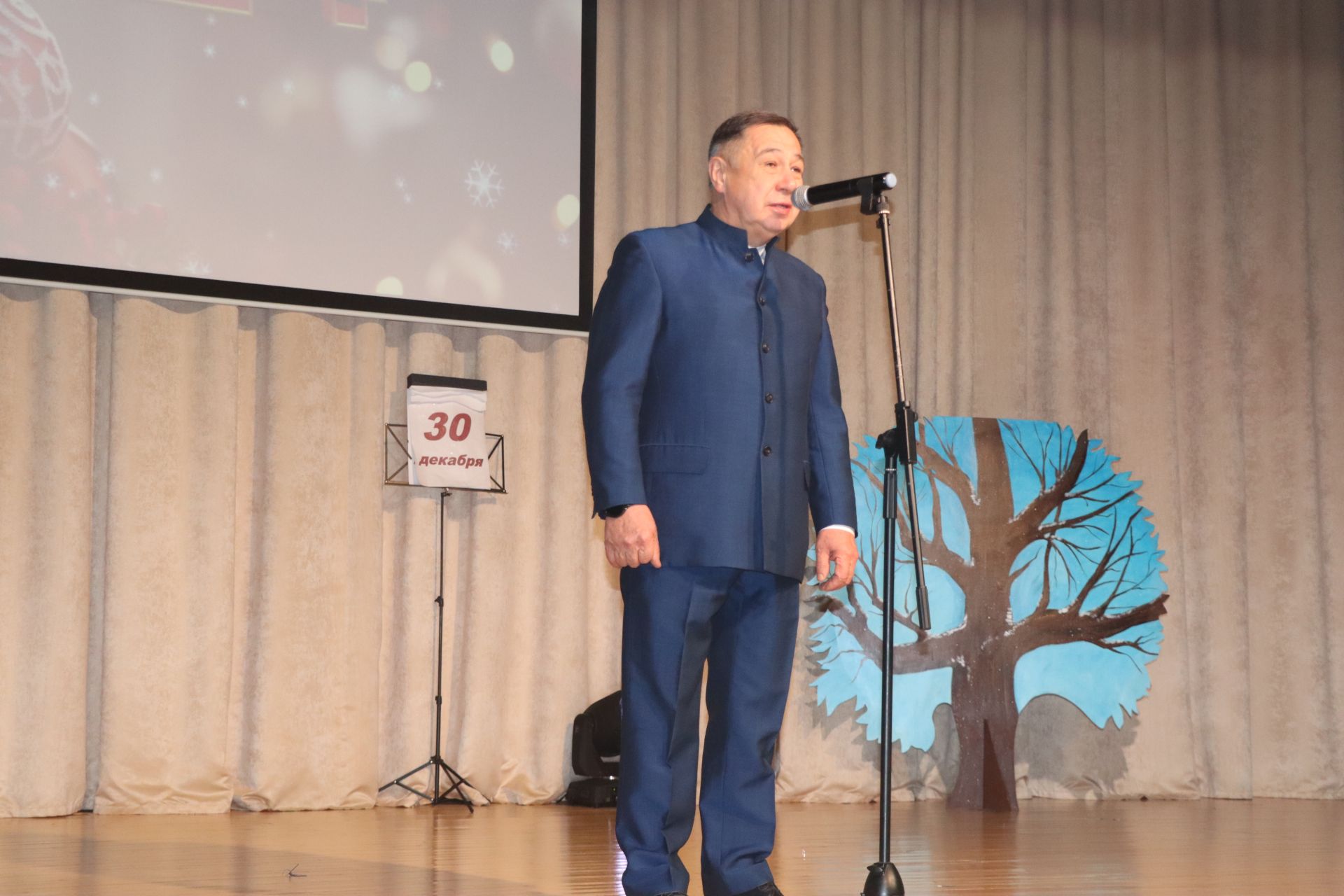 Бүген Сабада район башлыгының  Чыршы бәйрәменә  иң лаеклылар җыелды