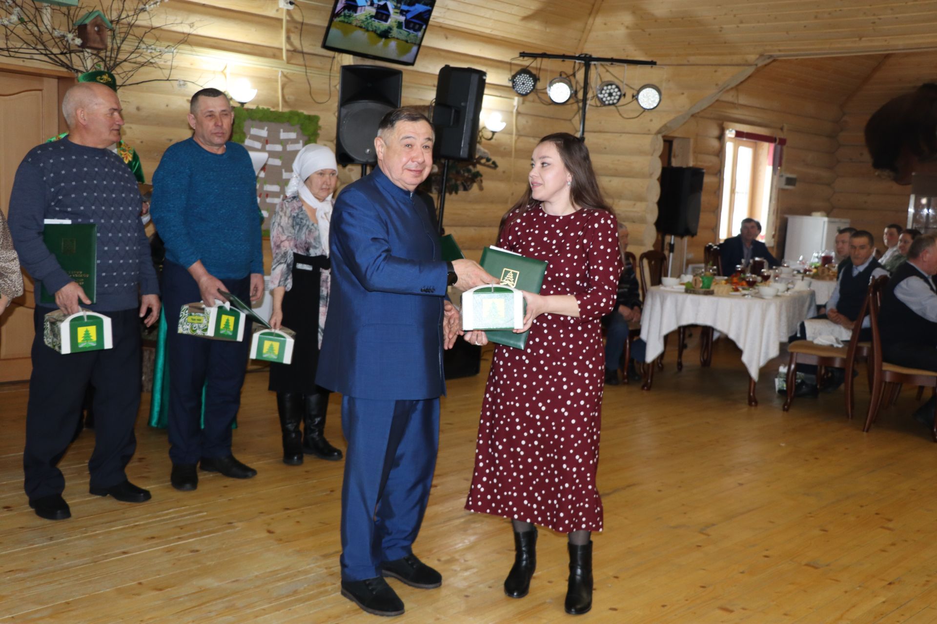 Урманчылар слетында 32 эшче-хезмәткәр “Иң яхшы һөнәр иясе” медале алды