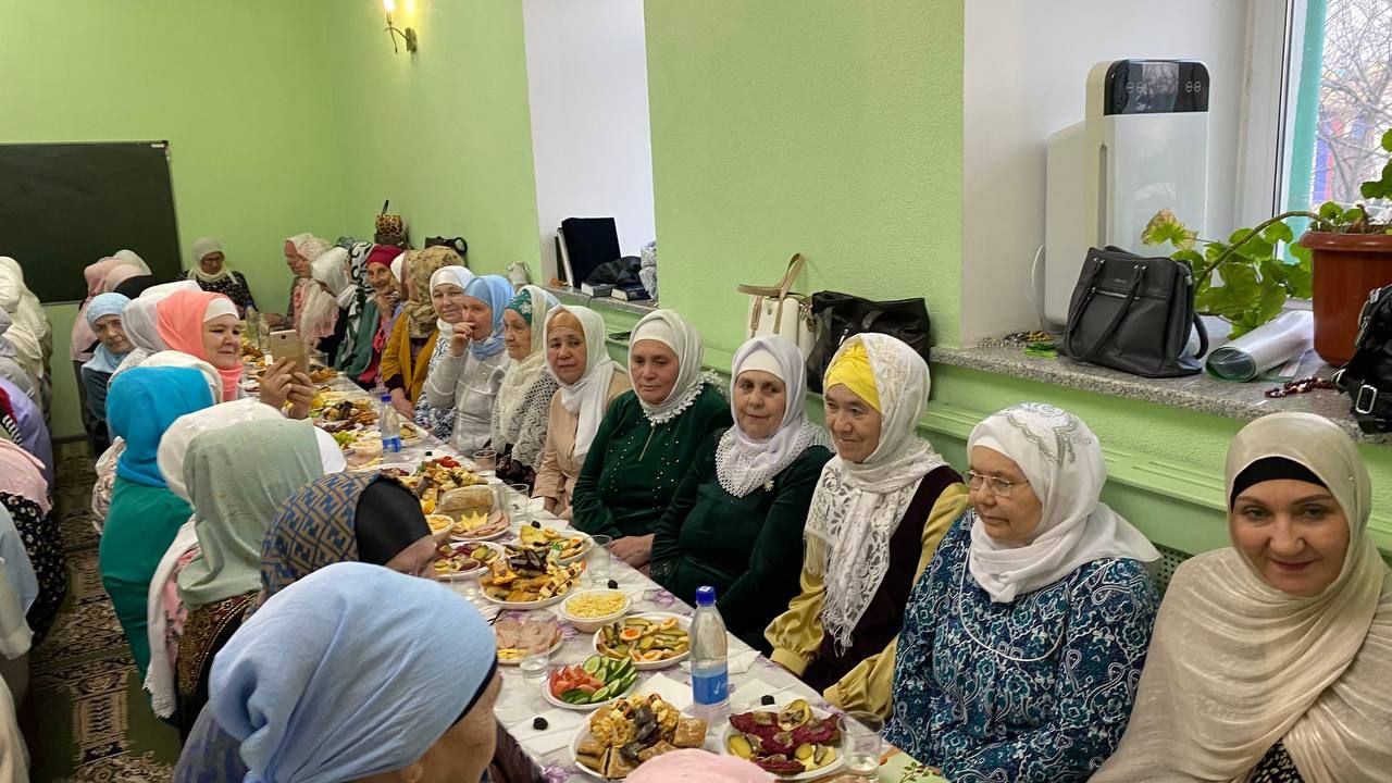 Саба җәмигъ мәчетендә Гомрә хаҗында булып кайткан райондашларыбыз белән очрашу үткәрелде