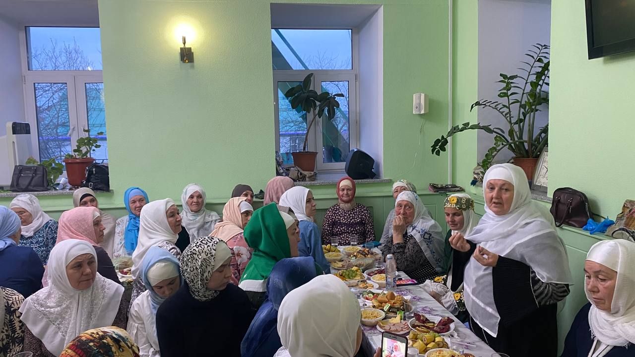 Саба җәмигъ мәчетендә Гомрә хаҗында булып кайткан райондашларыбыз белән очрашу үткәрелде