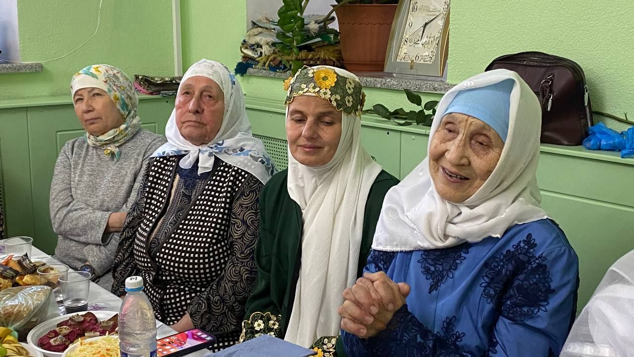 Саба җәмигъ мәчетендә Гомрә хаҗында булып кайткан райондашларыбыз белән очрашу үткәрелде