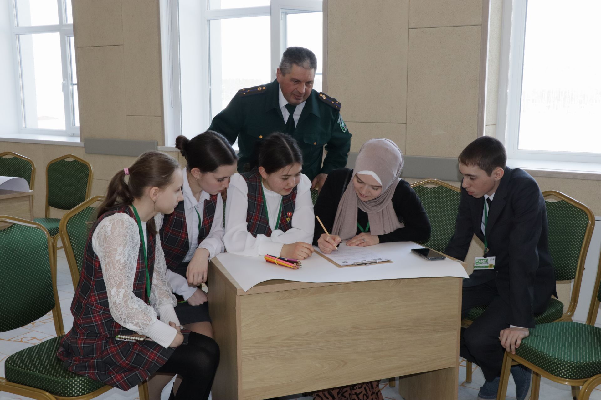 “Будет чисто” хәрәкәте активистлары Саба урта мәктәбендә “Һәр җирдә чиста булсын” экологик форумын үткәрделәр