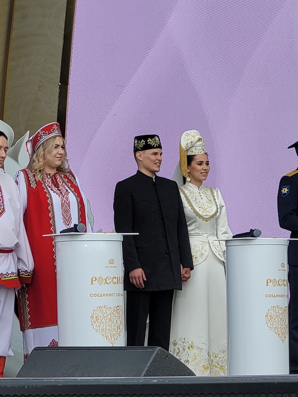 Саба яшьләре Айгөл һәм Данияр Мифтаховлар законлы никахларын Мәскәү каласында рәсмиләштерде