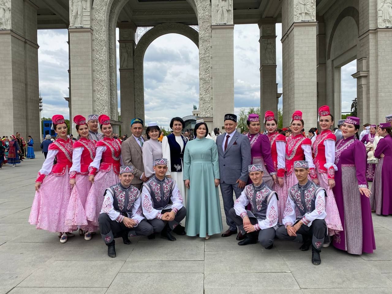Саба яшьләре Айгөл һәм Данияр Мифтаховлар законлы никахларын Мәскәү каласында рәсмиләштерде