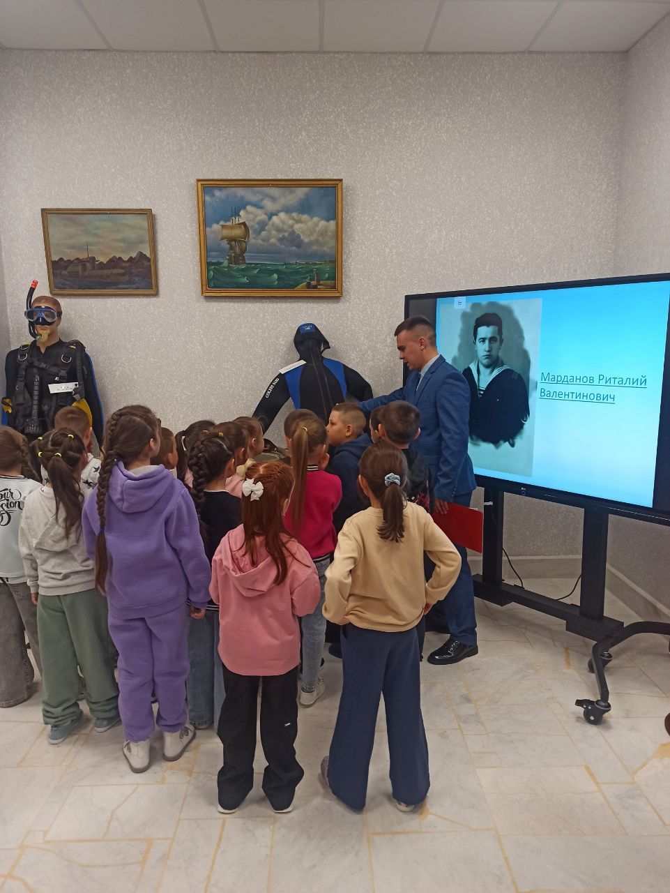«Алдынгылар хәрәкәте»нең — «Бәләкәч» пилот балалар бакчасында тәрбияләнүчеләр Саба урта  мәктәбендә экскурсиядә  булдылар