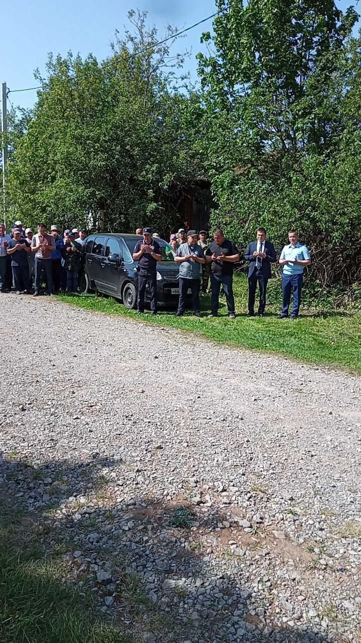 Бүген махсус хәрби операциядә һәлак булган райондашыбызны  соңгы юлга озаттылар