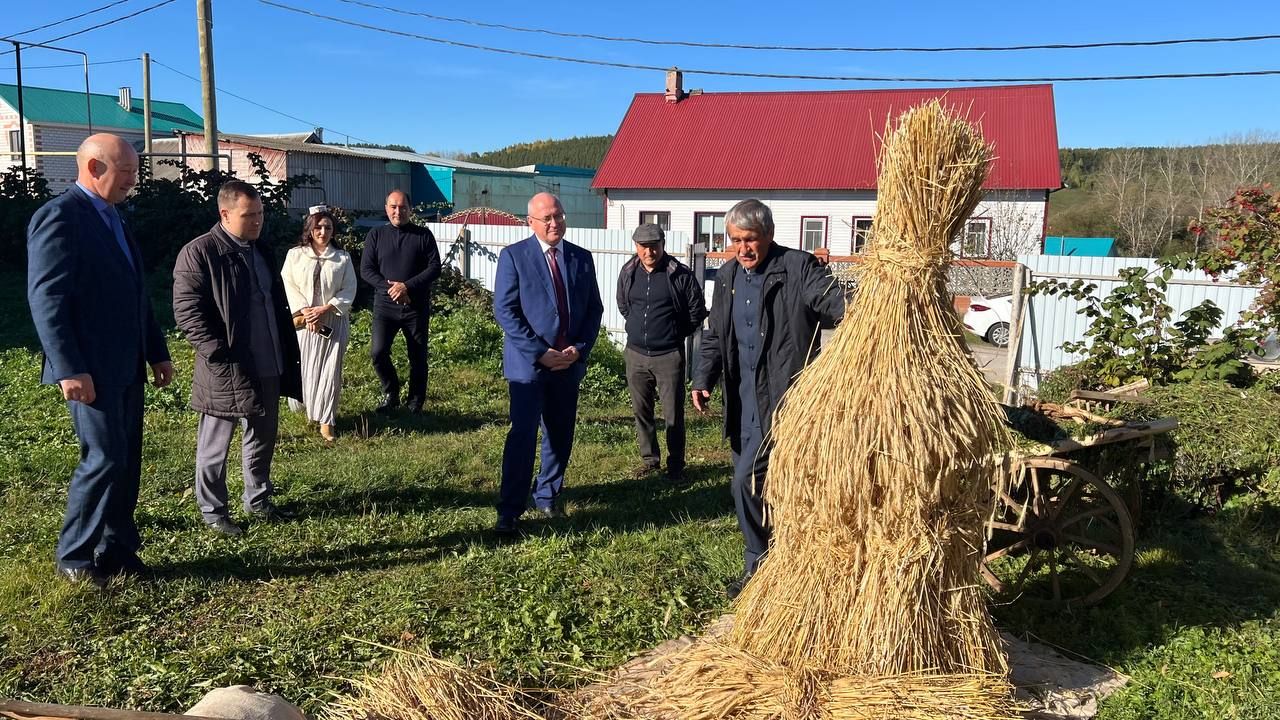Сабага  «Бөтендөнья татар конгрессы»ның Башкарма комитет рәисе урынбасары Ирек Шәрипов килде