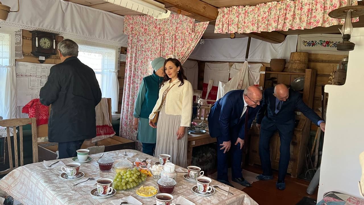 Сабага  «Бөтендөнья татар конгрессы»ның Башкарма комитет рәисе урынбасары Ирек Шәрипов килде