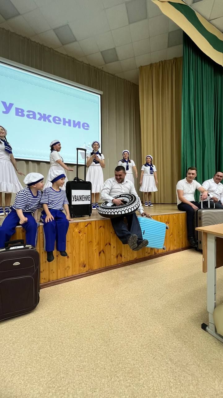 Әти-әниләр тәрбиячеләр белән берлектә  «Тату балалар бакчасы сере»н ачыкладылар (фоторепортаж)