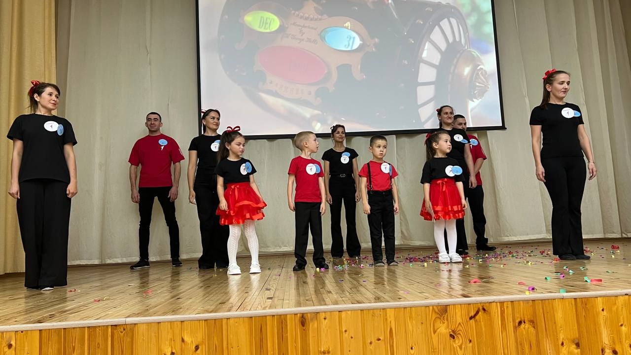 Әти-әниләр тәрбиячеләр белән берлектә  «Тату балалар бакчасы сере»н ачыкладылар (фоторепортаж)