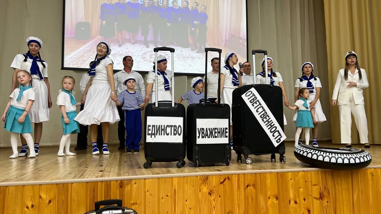 Әти-әниләр тәрбиячеләр белән берлектә  «Тату балалар бакчасы сере»н ачыкладылар (фоторепортаж)