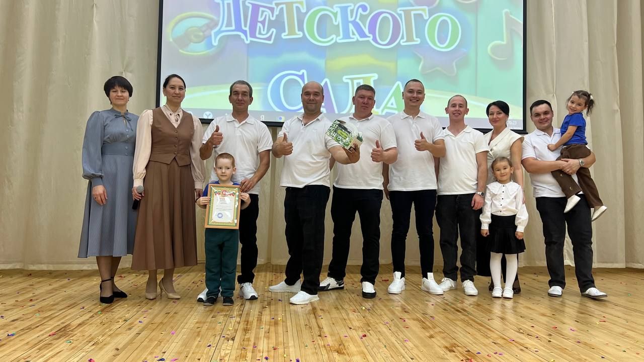 Әти-әниләр тәрбиячеләр белән берлектә  «Тату балалар бакчасы сере»н ачыкладылар (фоторепортаж)