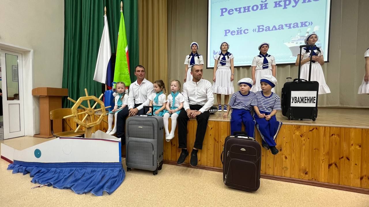 Әти-әниләр тәрбиячеләр белән берлектә  «Тату балалар бакчасы сере»н ачыкладылар (фоторепортаж)