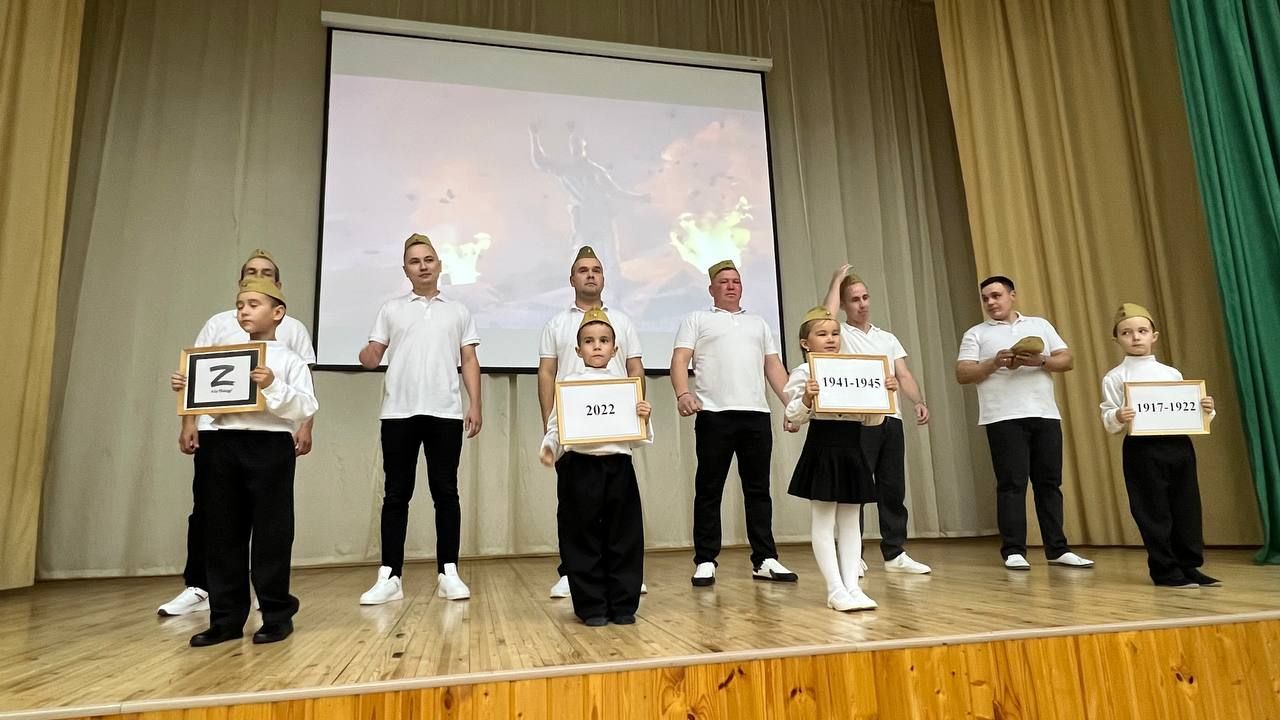 Әти-әниләр тәрбиячеләр белән берлектә  «Тату балалар бакчасы сере»н ачыкладылар (фоторепортаж)
