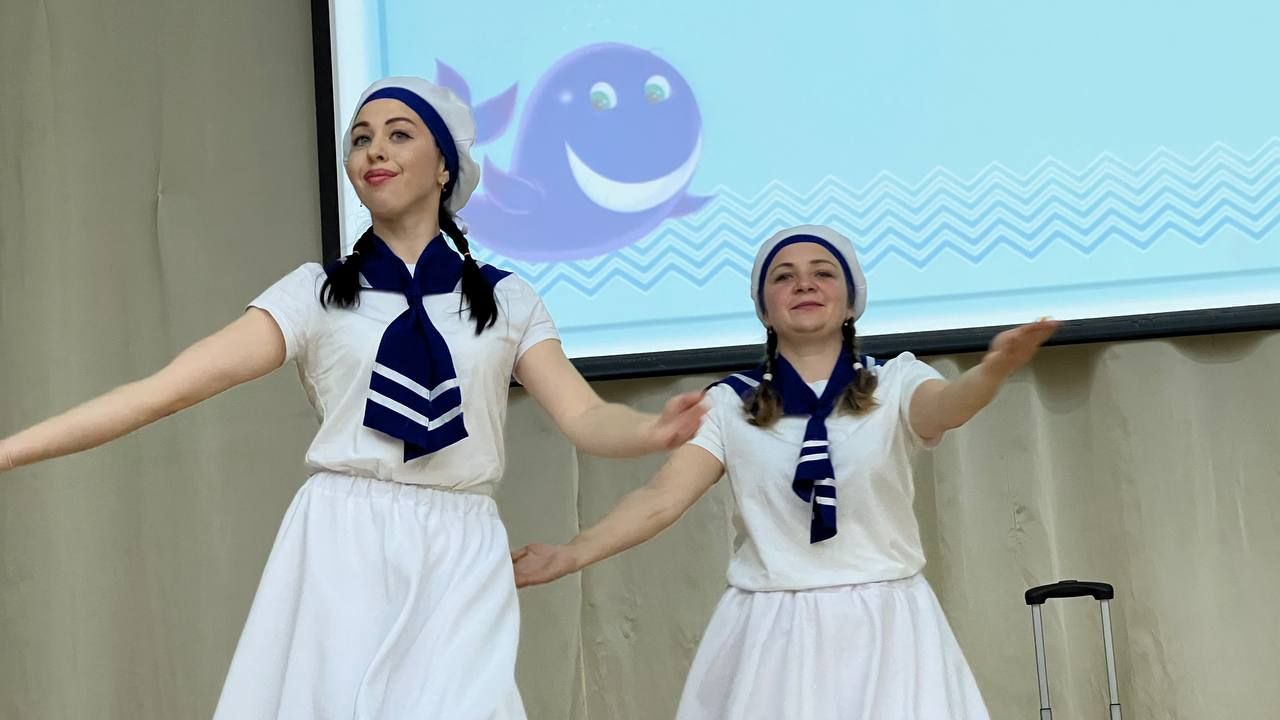 Әти-әниләр тәрбиячеләр белән берлектә  «Тату балалар бакчасы сере»н ачыкладылар (фоторепортаж)