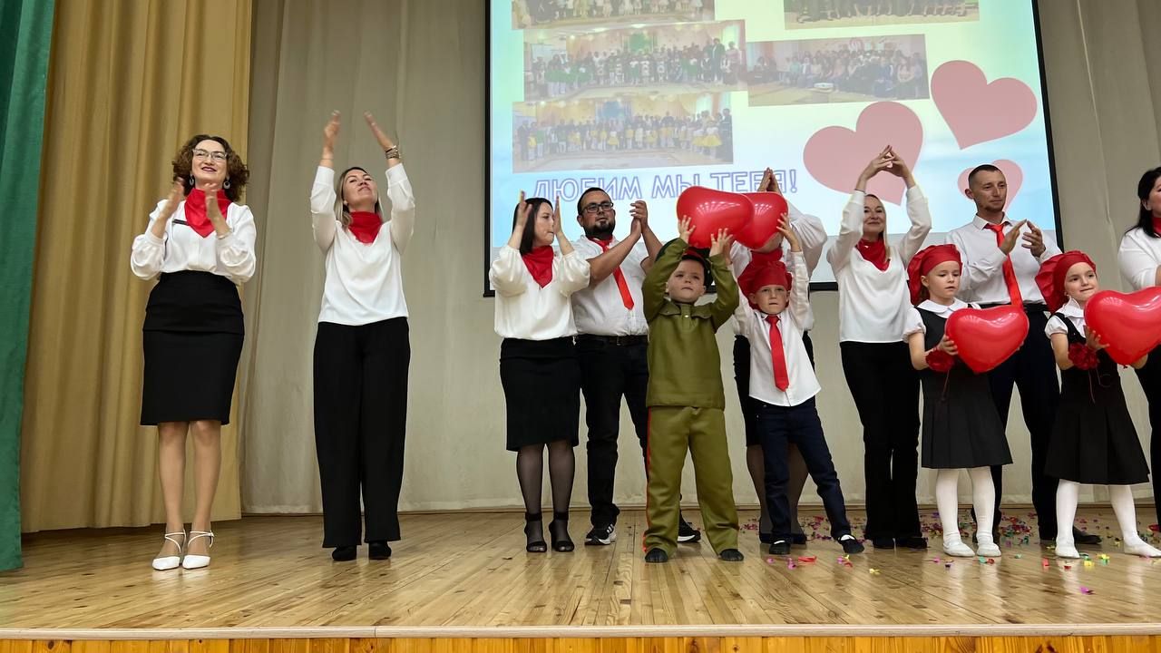 Әти-әниләр тәрбиячеләр белән берлектә  «Тату балалар бакчасы сере»н ачыкладылар (фоторепортаж)