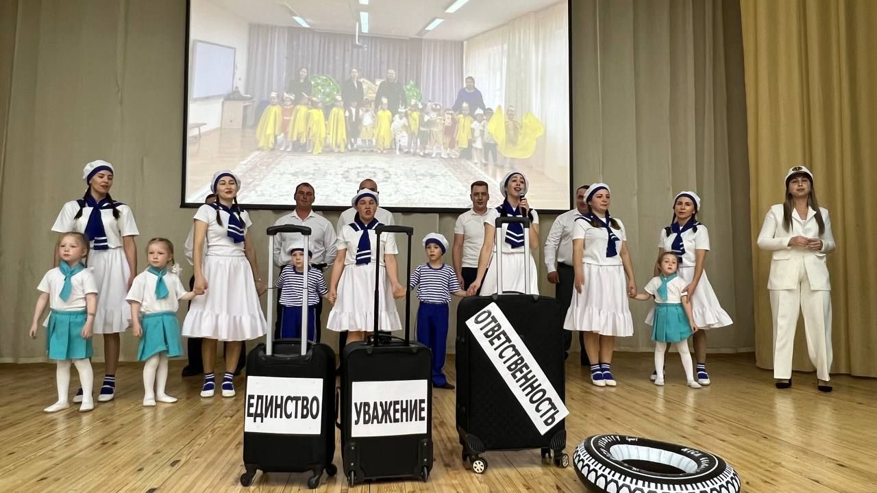 Әти-әниләр тәрбиячеләр белән берлектә  «Тату балалар бакчасы сере»н ачыкладылар (фоторепортаж)